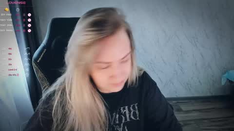 Your Annabelle Wolf  online show from May 26, 2:46 pm