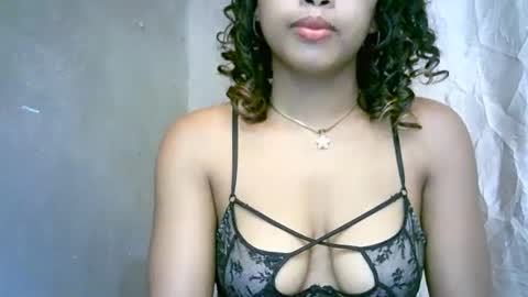 Snapshot of bellibellah chatting on February 16, 5:58 am BelliBellah online show from February 16, 5:58 am