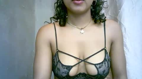 Snapshot of bellibellah chatting on February 19, 6:09 am BelliBellah online show from February 19, 6:09 am