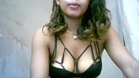 Snapshot of bellibellah chatting on February 25, 12:37 pm BelliBellah online show from February 25, 12:37 pm