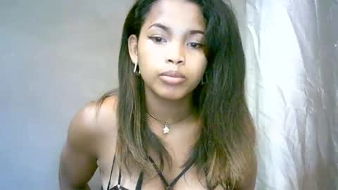 Snapshot of bellibellahx chatting on April 16, 1:45 pm BelliBellahX online show from April 16, 1:45 pm