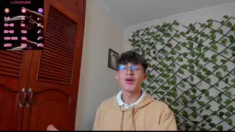 Neon online show from November 28, 12:08 pm