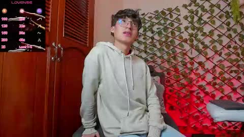 Neon online show from December 4, 12:58 pm