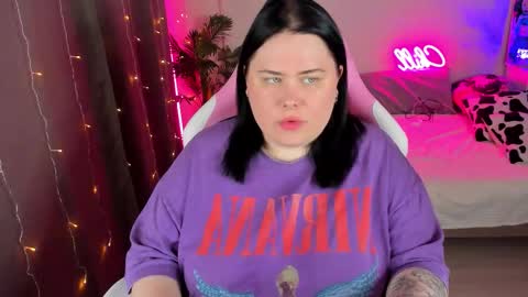 LinaBoo online show from November 4, 4:39 pm