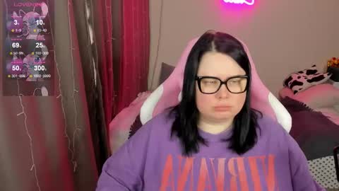 LinaBoo online show from March 31, 7:31 am