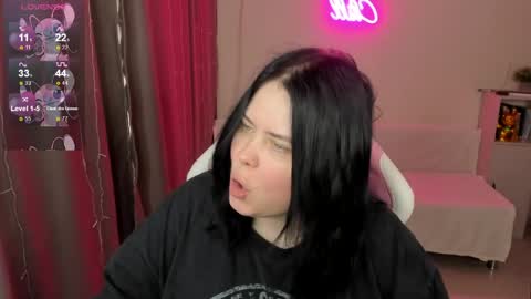 LinaBoo online show from April 13, 6:08 am