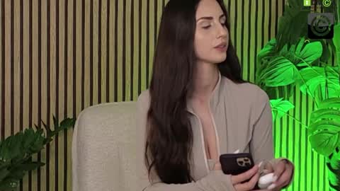 OnlyFans belovedkhlloe  online show from April 7, 7:14 pm