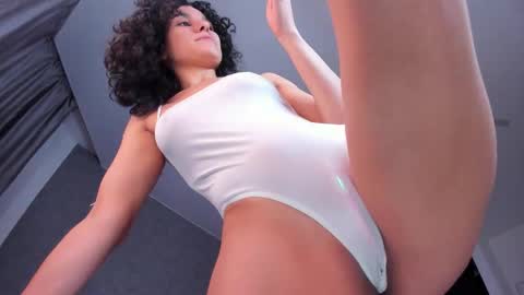 A girl from your  dreams online show from December 1, 4:50 am