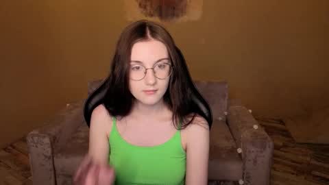 Snapshot of bemine_bemine chatting on February 7, 3:10 am bemine_bemine online show from February 7, 3:10 am