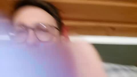 Snapshot of ben00189 chatting on December 17, 6:42 pm ben00189 online show from December 17, 6:42 pm