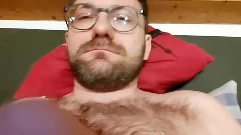 Snapshot of ben00189 chatting on December 28, 12:47 am ben00189 online show from December 28, 12:47 am