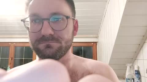 Snapshot of ben00189 chatting on December 30, 6:05 pm ben00189 online show from December 30, 6:05 pm