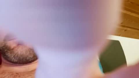 Snapshot of ben00189 chatting on September 12, 5:24 pm ben00189 online show from September 12, 5:24 pm