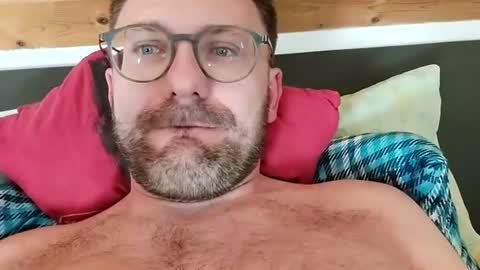Snapshot of ben00189 chatting on July 3, 4:46 pm ben00189 online show from July 3, 4:46 pm