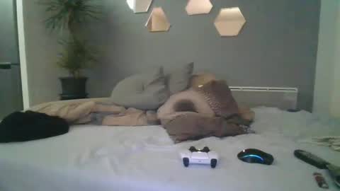 Snapshot of benbare13 chatting on February 22, 5:35 pm benbare13 online show from February 22, 5:35 pm