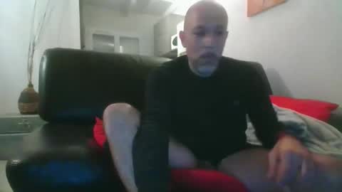 Snapshot of benbare13 chatting on November 10, 8:30 pm benbare13 online show from November 10, 8:30 pm