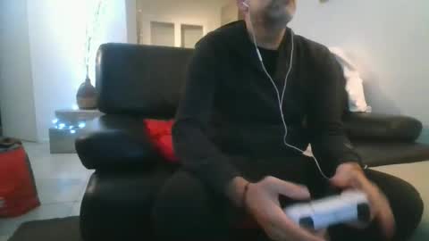 Snapshot of benbare13 chatting on November 23, 8:08 pm benbare13 online show from November 23, 8:08 pm