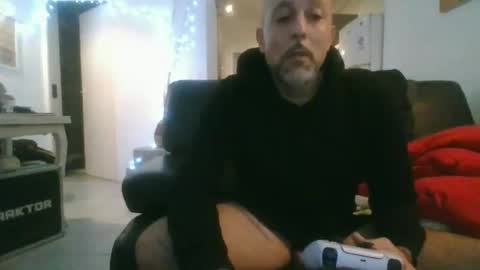 Snapshot of benbare13 chatting on December 14, 7:07 pm benbare13 online show from December 14, 7:07 pm