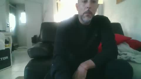 Snapshot of benbare13 chatting on December 17, 2:34 pm benbare13 online show from December 17, 2:34 pm