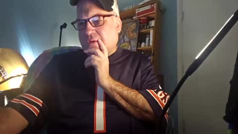 Snapshot of bendavewill chatting on November 12, 9:21 am Bendavewill online show from November 12, 9:21 am