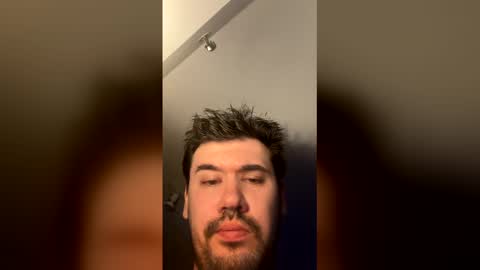 bendumont142 online show from February 26, 9:19 am