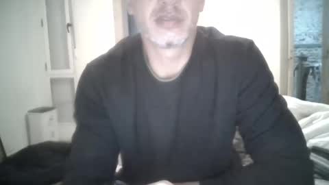 Snapshot of benedett22 chatting on December 8, 8:25 pm benedett22 online show from December 8, 8:25 pm