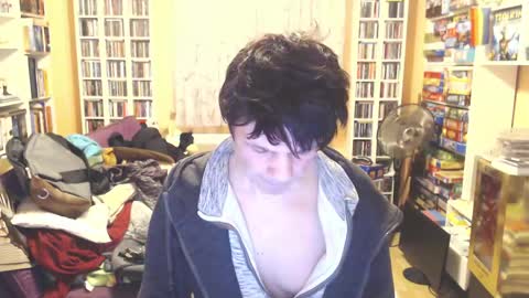 Snapshot of benijamin chatting on May 21, 10:55 am benijamin online show from May 21, 10:55 am