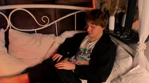Snapshot of benjamin_harris chatting on May 28, 6:00 am Benjamin online show from May 28, 6:00 am