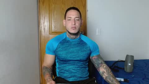 Snapshot of benjamin_isaac chatting on December 18, 12:10 am benjamin_isaac online show from December 18, 12:10 am