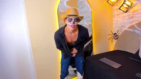 BENJAMIN online show from October 31, 8:43 pm