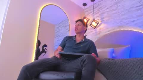 BENJAMIN online show from July 28, 2:07 am