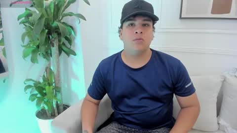 bennett_alejoo online show from September 24, 7:06 pm