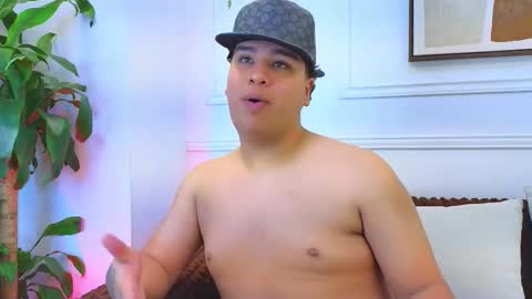 bennett_alejoo online show from March 18, 6:44 pm