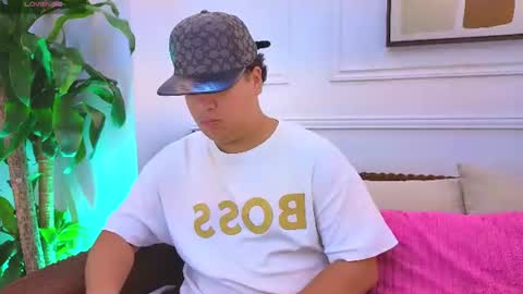 Snapshot of bennett_alejoo chatting on July 1, 6:18 pm bennett_alejoo online show from July 1, 6:18 pm