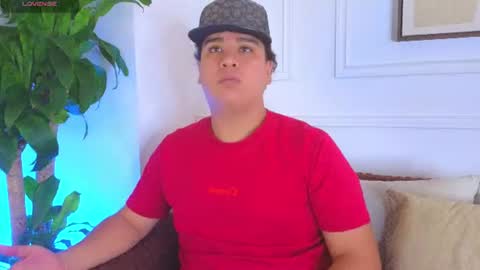 Snapshot of bennett_alejoo chatting on July 18, 6:12 pm bennett_alejoo online show from July 18, 6:12 pm