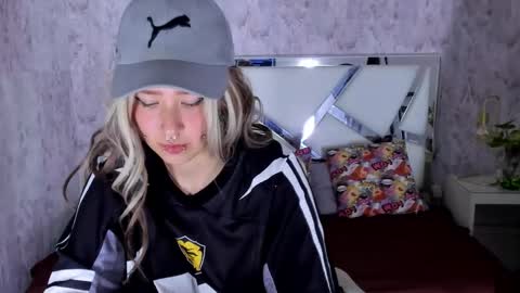 Snapshot of benny_wilson chatting on September 27, 3:44 am benny_wilson online show from September 27, 3:44 am