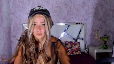 Snapshot of benny_wilson chatting on September 30, 3:33 am benny_wilson online show from September 30, 3:33 am