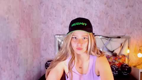 Snapshot of benny_wilson chatting on October 7, 3:25 am benny_wilson online show from October 7, 3:25 am