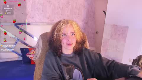 Snapshot of benny_wilson chatting on December 16, 4:17 am benny_wilson online show from December 16, 4:17 am