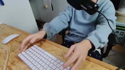 Snapshot of benreich chatting on November 10, 8:08 pm benreich online show from November 10, 8:08 pm