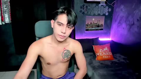 Snapshot of bentlyfuck chatting on December 13, 11:06 pm bentlyfuck online show from December 13, 11:06 pm