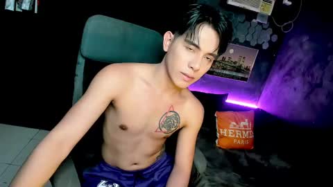 Snapshot of bentlyfuck chatting on December 14, 8:23 am bentlyfuck online show from December 14, 8:23 am