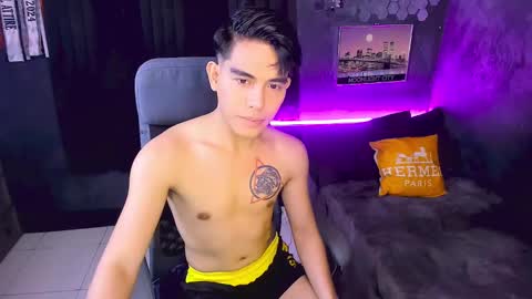 Snapshot of bentlyfuck chatting on December 16, 1:32 pm bentlyfuck online show from December 16, 1:32 pm