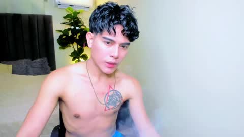 Snapshot of bentlyfuck chatting on January 21, 9:25 pm bentlyfuck online show from January 21, 9:25 pm