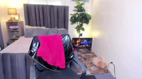 Snapshot of bentlyfuck chatting on January 27, 12:33 am bentlyfuck online show from January 27, 12:33 am