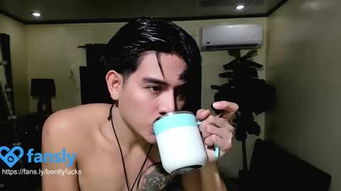 Snapshot of bentlyfuck chatting on January 11, 8:25 pm bentlyfuck online show from January 11, 8:25 pm