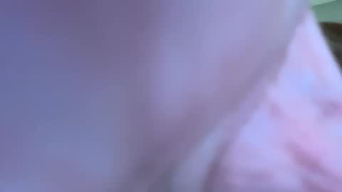 Snapshot of benz10001 chatting on December 4, 4:10 am benz10001 online show from December 4, 4:10 am