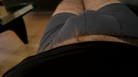 Snapshot of benz10001 chatting on December 7, 2:09 am benz10001 online show from December 7, 2:09 am