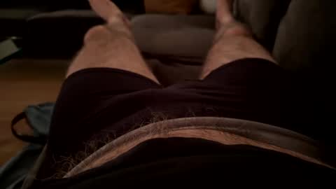 Snapshot of benz10001 chatting on December 8, 3:43 am benz10001 online show from December 8, 3:43 am