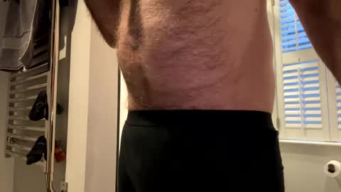 Snapshot of benz10001 chatting on January 6, 12:24 pm benz10001 online show from January 6, 12:24 pm